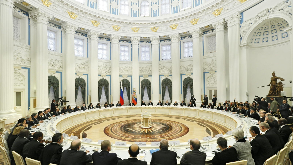 Prezydent Rosji Władimir Putin oświadczył w piątek, przyjmując w Moskwie przedstawicieli G20, że instytucje finansowe podejmując swe decyzje powinny pamiętać o ich konsekwencjach politycznych i społecznych oraz ich wpływie na różne grupy społeczne.