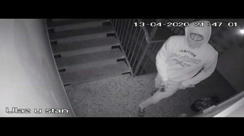 Video nadzor su razbili sekirom