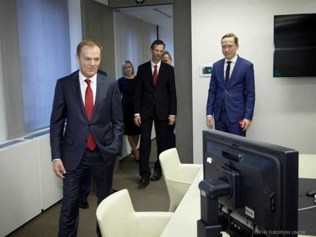 Tusk w Rydze: UE nie walczy z Rosją, broni wolności i demokracji