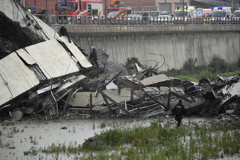 Pod gruzami mostu w Genui wciąż mogą być żywi ludzie