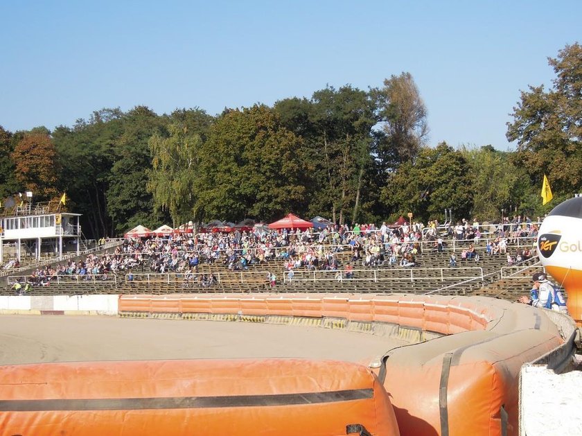 Ruszają prace przy remoncie stadionu na poznańskim Golęcinie