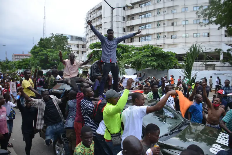 Pokojowe protesty w Lagos zakończyła strzelanina