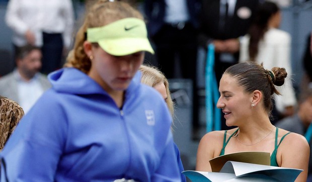 Ukrajinka Marta Kostjuk (desno) pobedila je rusku teniserku Miru Andreevu (levo) prošlog meseca u finalu Madrid opena | Foto: Getty Images