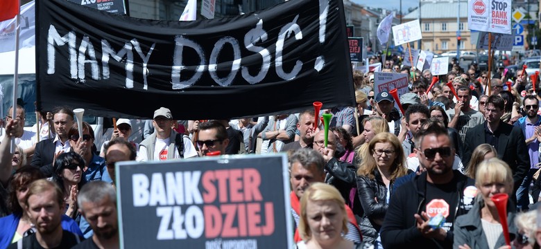 Frankowicze pozywają Polskę