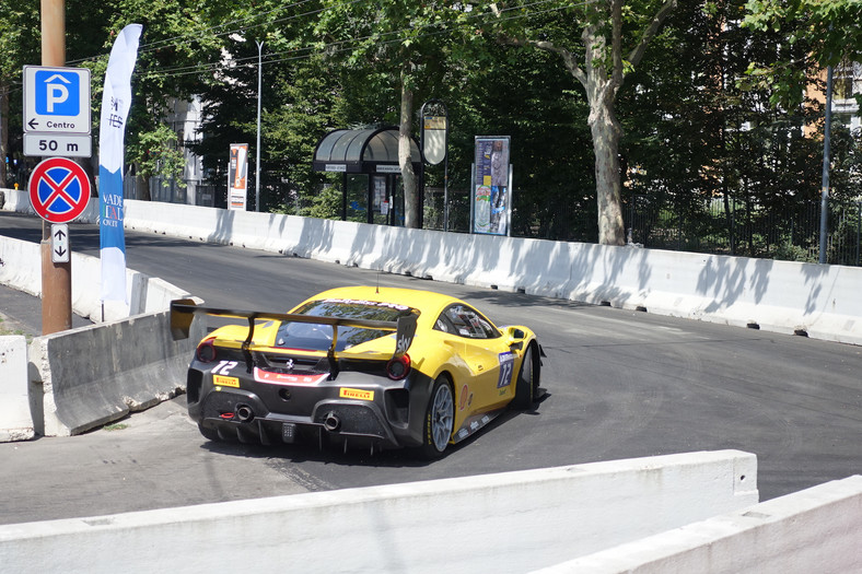 Ferrari 488 Challenge