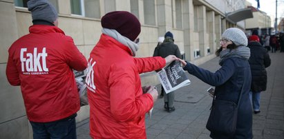 Specjalne wydanie Faktu o Pawle Adamowiczu. Wolontariusze rozdawali je w Gdańsku