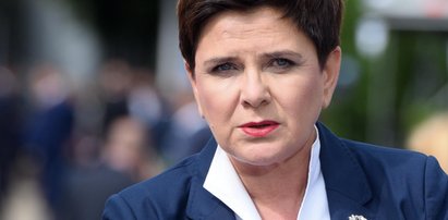 Zaskakująca reakcja Szydło. Pokazała Biblię!