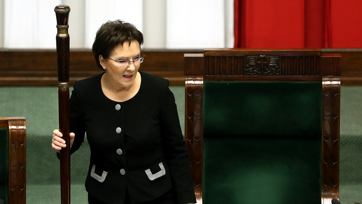 Sejm, który dziś po godz. 9 wznowił obrady, zajmie się obywatelskim projektem nowelizacji kodeksu karnego. Przewiduje on karę do 2 lat więzienia za zachęcanie nieletnich do zachowań seksualnych. Posłowie wysłuchają też informacji ws. bezpieczeństwa na drogach.