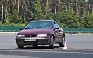 Opel Calibra V6 — czy już może być klasykiem?