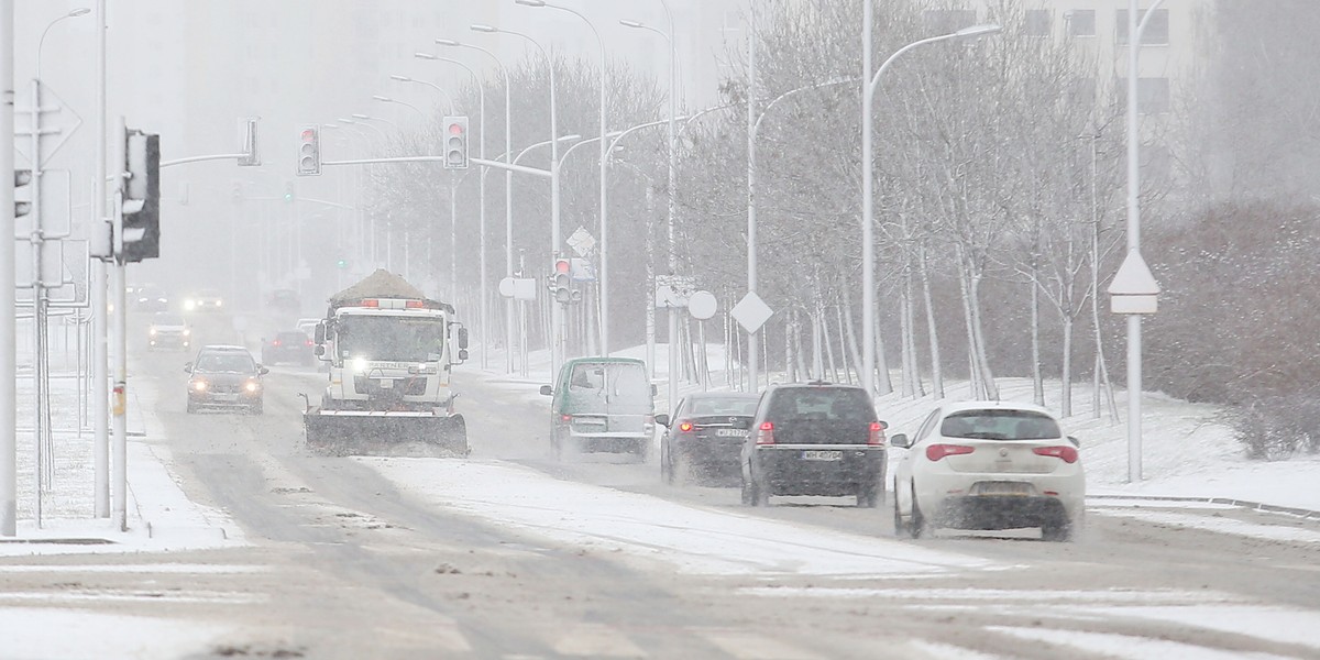 Pogoda. Przez Polskę przechodzi gigantyczna burza gradowo-śnieżna.