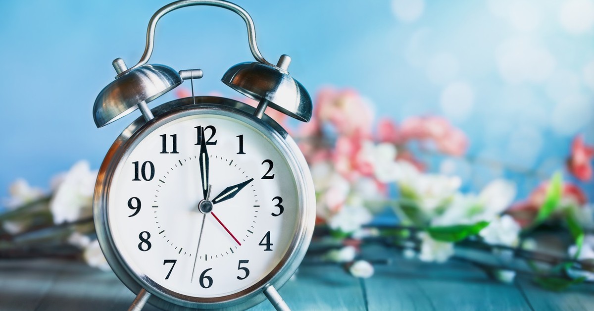 Zmiana czasu w letni 2026. W tym roku zegarki przestawimy wcześniej