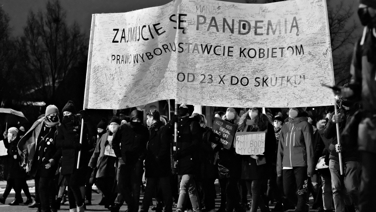 Protesty w sprawie aborcji.  Rozmowa z członkinią grupy "Zajmijcie się pandemią"