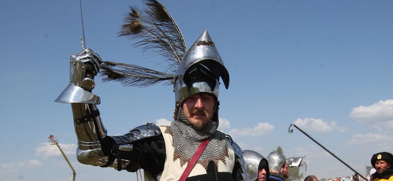 Gacie za 40 złotych, czapka za 10. Pod Grunwaldem łupią turystów