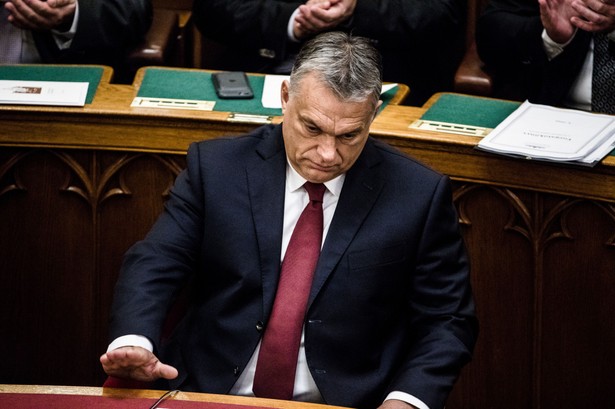 Victor Orban krótko rozmawiał z prezydentem Ukrainy Wołodymyrem Zełenskim w Argentynie.