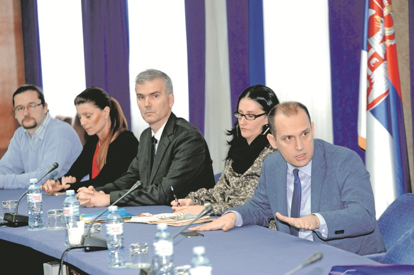 Ministar Lončar obećao donošenje zakona u januaru