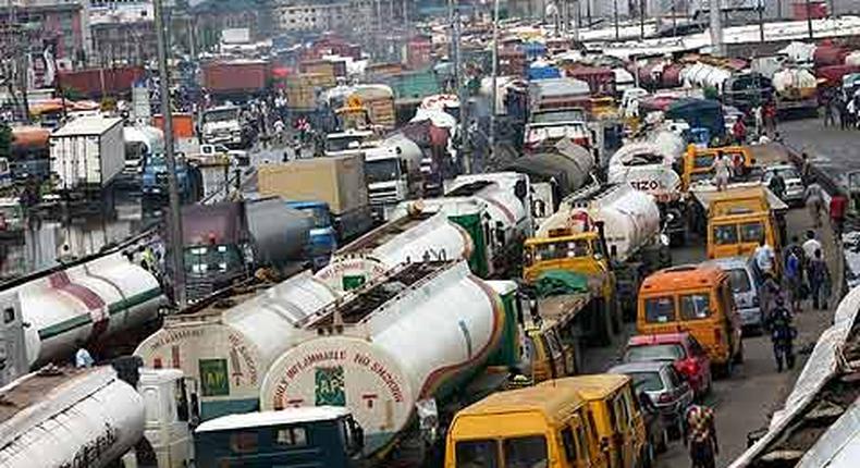 Tankers and trailers on Apapa-Oshodi expressway