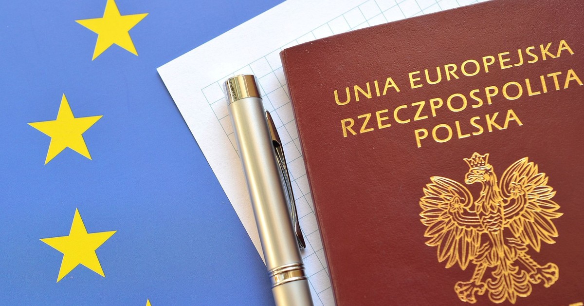 Rekord chętnych na polski paszport