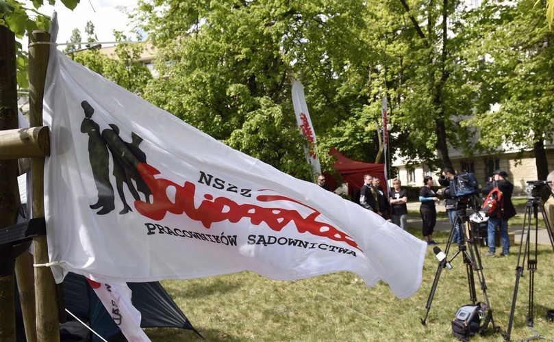 Protest pracowników sądów i prokuratur