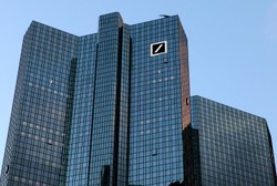 Szef Deutsche Banku ubolewa z powodu interwencji u władz