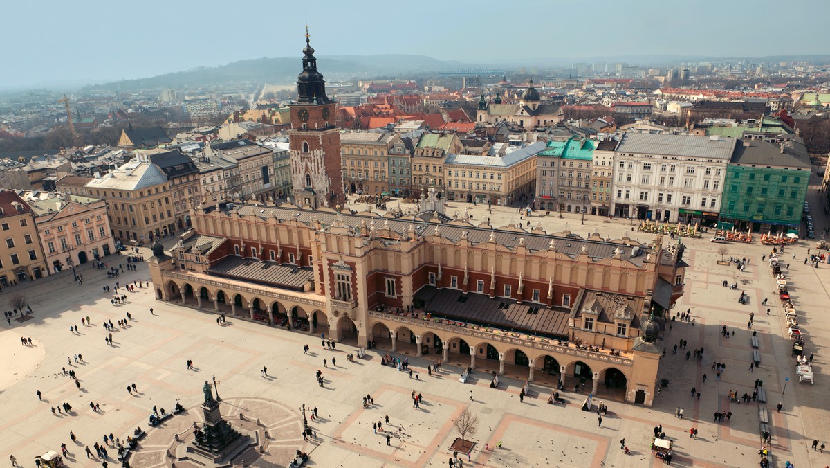 Kraków uplasował się na czele rankingu magazynu "Which" obejmującego 45 europejskich miast najciekawszych i najbardziej przyjaznych z punktu widzenia krótkiego turystycznego wyjazdu (tzw. city breaks). Dawna stolica Polski wyprzedziła m.in. Berlin i Wiedeń.