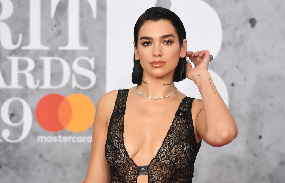Brit Awards 2019: Dua Lipa i jej kreacje