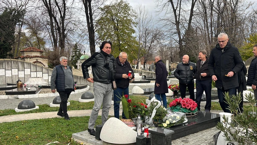 Acko Nezirović na pomenu Džeju