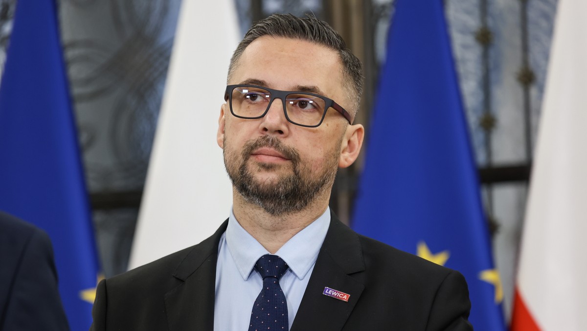 Nowy minister nauki Marcin Kulasek ma rok na wyrugowanie problemu z 'papiernikami', którzy generują koszty dla budżetu [Źródło: PAP]