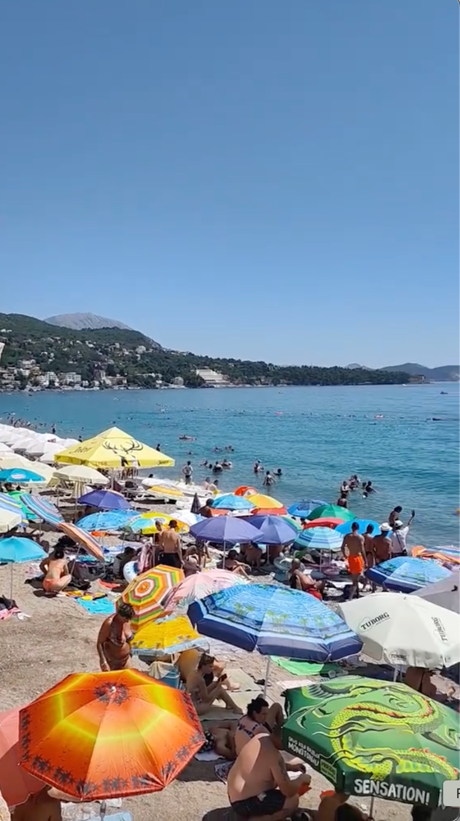 Muž zdokumentoval dovolenku v meste Sutomore.