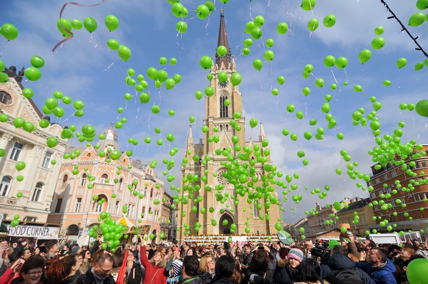 Baloni na novosadskom centralnom trgu