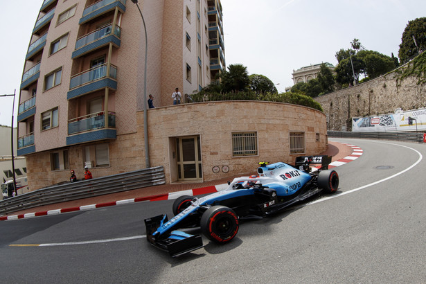 Kubica najwolniejszy w kwalifikacjach. Pole position dla Hamiltona