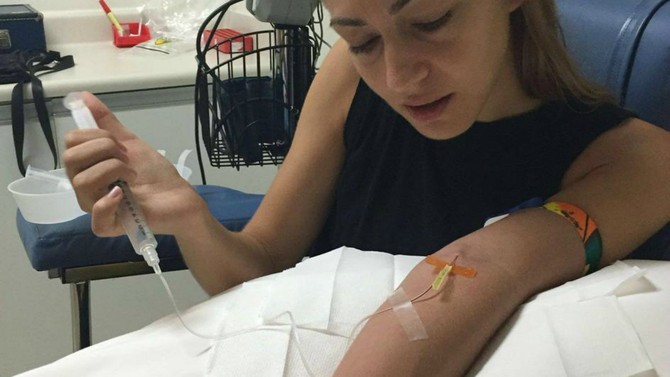 Kloe je dobila menstruaciju sa 14 godina i od tada neprekidno ima krvarenje