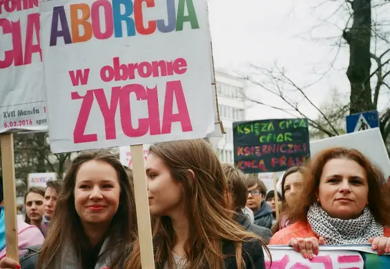 Byliśmy na sobotniej manifestacji pod Sejmem, ale nie śpiewaliśmy o waginach w chmurach