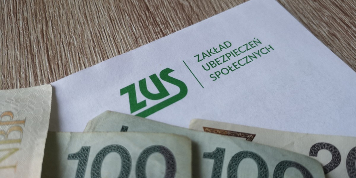 Rząd przygotował projekt ustawy regulujący zasiłki chorobowe. Zgodnie z nim, prawo do zasiłku chorobowego będzie możliwe dopiero po 90, a nie jak dotychczas 30 dniach od rozpoczęcia pracy. Dla samozatrudnionych będzie to aż 180 dni.