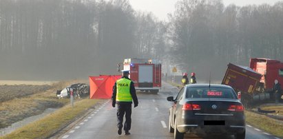 Śmierć na drodze. Z auta została miazga!