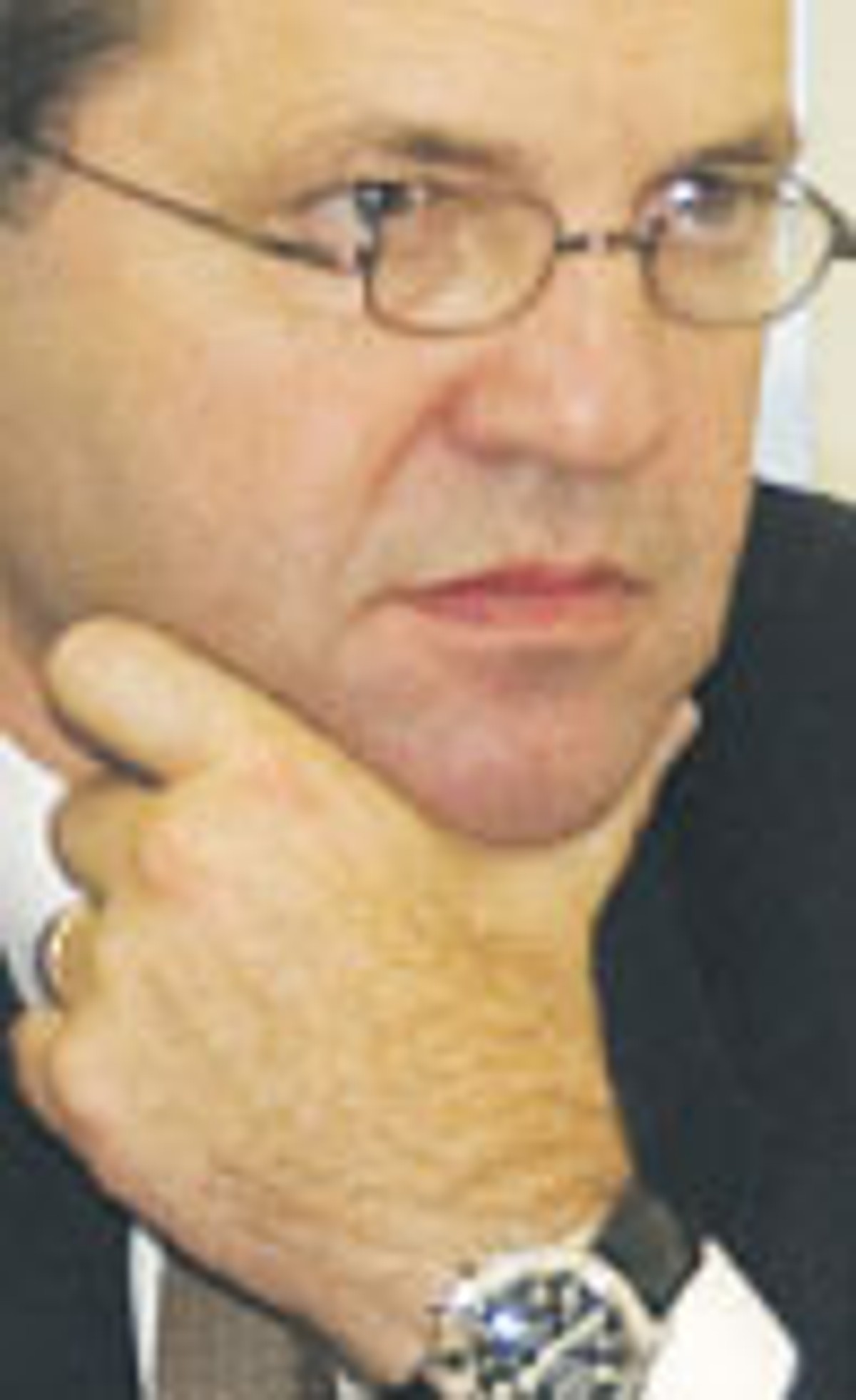 Olivier Barbaroux, absolwent Ecole Polytechnique, Ecole Nationale des Ponts et Chaussees i Massachusetts Institute of Technology