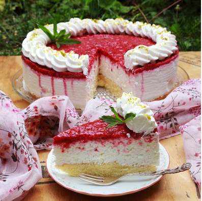 Light, refreshing and fruity! Here’s the recipe for the finest raspberry cottage cheese that enchants everyone