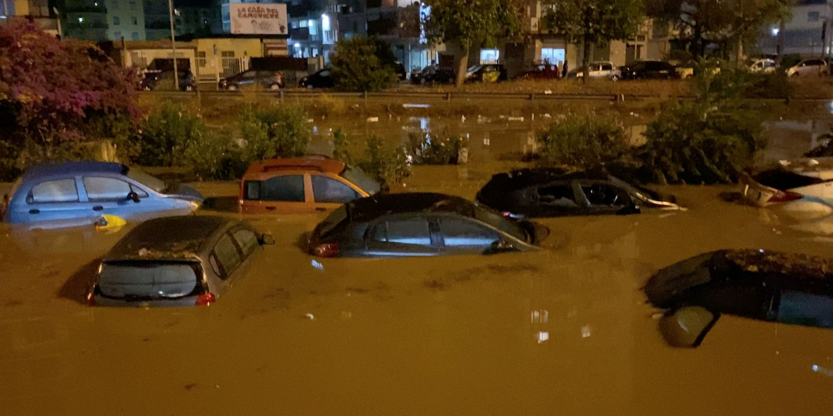Gigantyczna ulewa w Palermo. W ciągu dwóch godzin spadł ponad metr wody