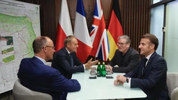 "polska, francja, niemcy, wielka brytania przy jednym stole". donald tusk opublikował zdjęcie ze spotkania w rzeszowie