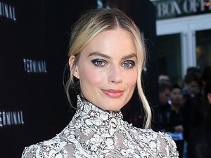 Margot Robbie cuki és szexi egyszerre ebben a szettben