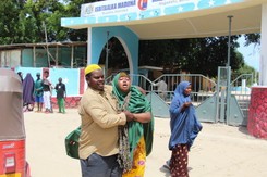 Samobójczy zamach bombowy na bazę wojskową w Mogadiszu