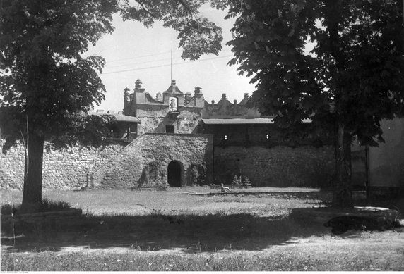 Nowy Sącz. Zamek Królewski - fragment dziedzińca (zdjęcie z lat 1939- 1945)