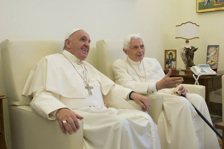 Papież Franciszek i Benedykt XVI (2015 r.)
