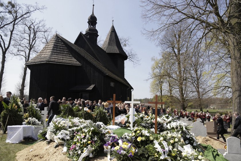 Pogrzeb rodziny, która zginęła w makabrycznym wypadku na Opolszczyźne