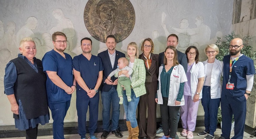 W Szpitalu Bielańskim pacjentki, u których płodów zdiagnozowano rozszczep kręgosłupa, są konsultowane przez interdyscyplinarny zespół ekspertów.