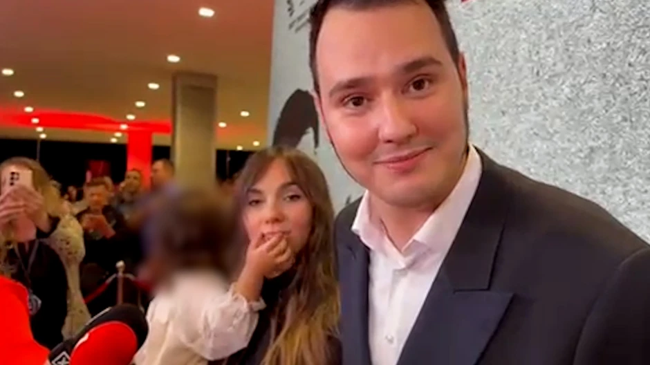 Aleksa sa suprugom i ćerkom