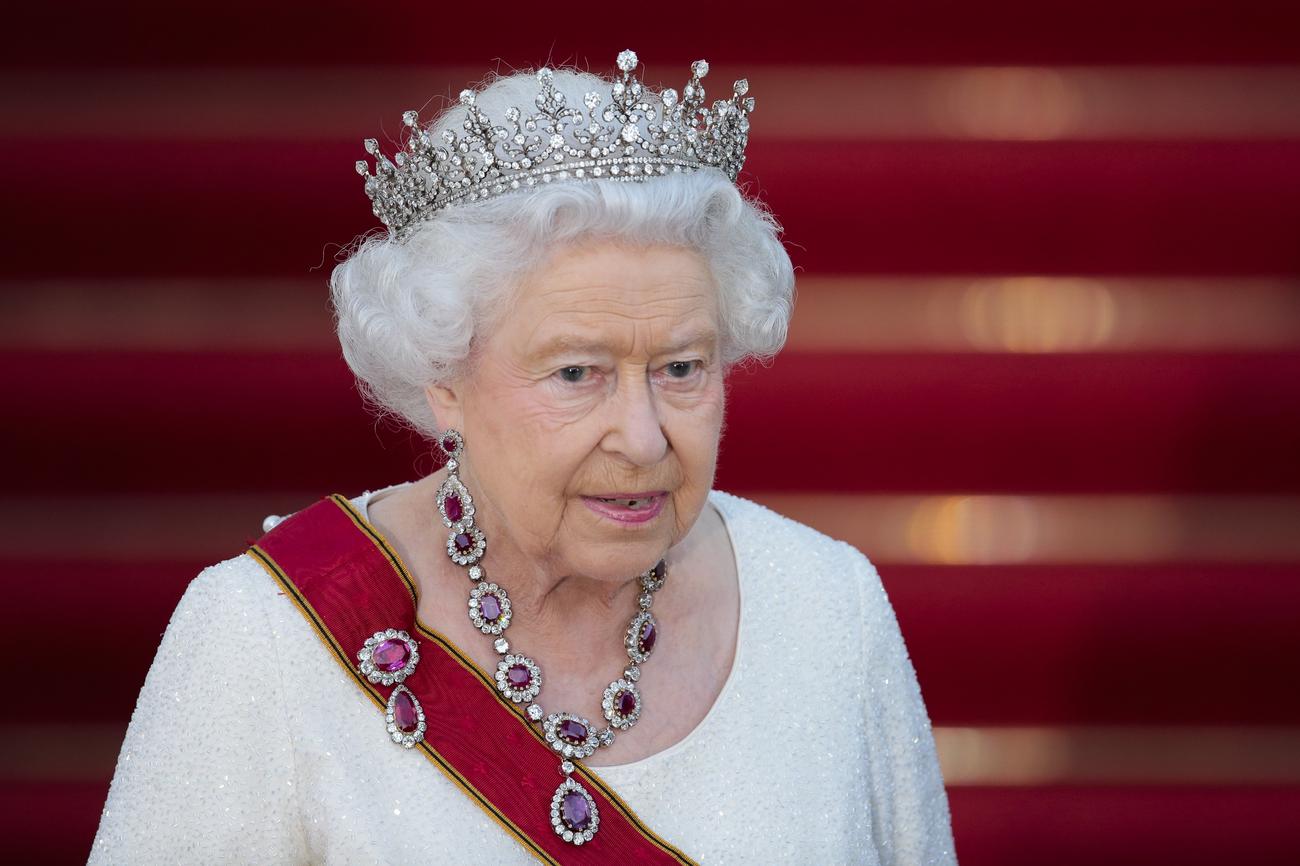 Королева предсказаний. Фото Елизаветы 2 королевы Англии.