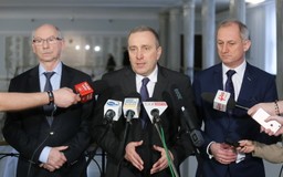 Schetyna: Będzie projekt rezolucji europarlamentu ws. sytuacji w Polsce