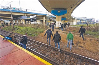 Miliony na stacje w lesie i niewygodne węzły. Kolejarze chcą skończyć z przesiadkowymi torami przeszkód