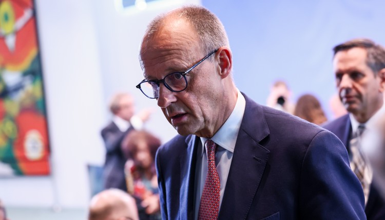Kanclerz Niemiec mówi o brudnej robocie" Izraela. Ostre reakcje