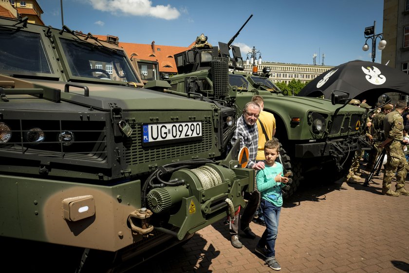 Katowice. Piknik militarny z okazji 100-lecia Powstań Śląskich